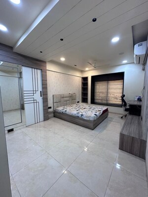 Parking in 4 BHK Apartment at Viman Nagar – for Rent