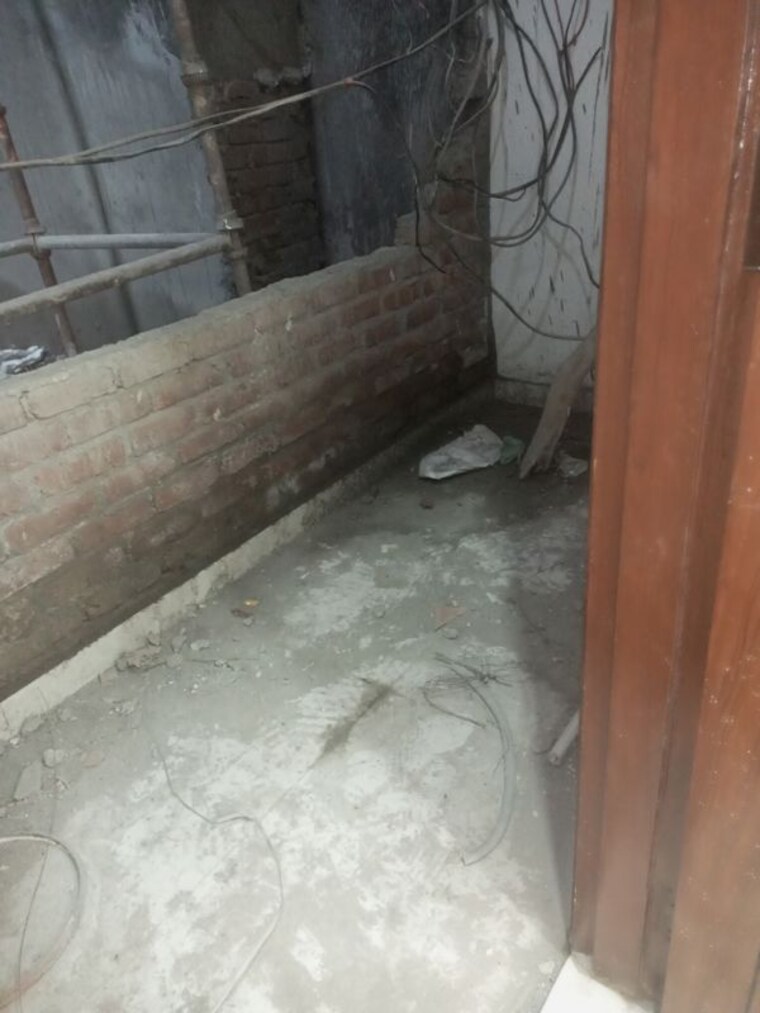 Balcony, sector 73 2 Bedroom 1080 Sq.Ft. Builder Floor In Sector 73 Noida 10678083