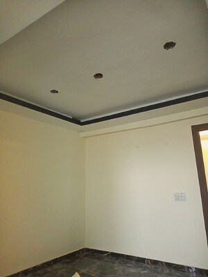 Room in 2 BHK Builder Floor at Sector 73 – for Sale