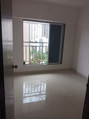 Room in 3 BHK Apartment at DGS Sheetal Tapovan, Malad East – for Rent