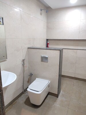 Bathroom in 6 BHK Independent House at Banjara Hills – for Rent