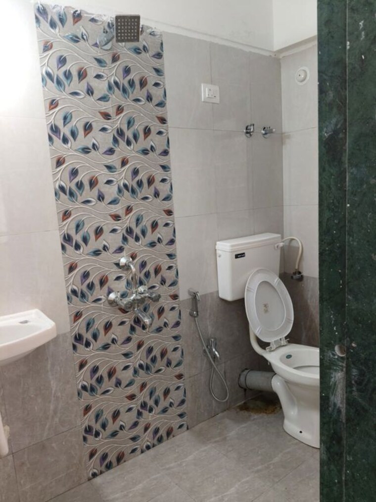 Bathroom, vijay-lenyadri-chs 1 Bedroom 380 Sq.Ft. Apartment In Kurla East Mumbai 10678163