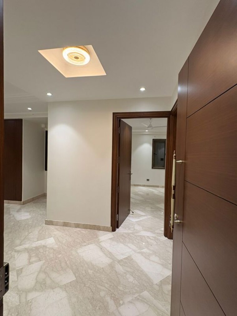 Room, green park extension 3 Bedroom 2200 Sq.Ft. Builder Floor In Green Park Extension Delhi 10678107