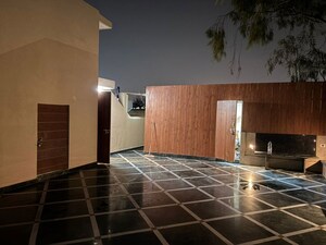 Terrace in 3 BHK Builder Floor at Green Park Extension – for Sale