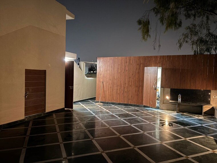 Terrace, green park extension 3 Bedroom 2200 Sq.Ft. Builder Floor In Green Park Extension Delhi 10678107