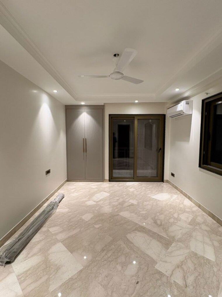 Room, green park extension 3 Bedroom 2200 Sq.Ft. Builder Floor In Green Park Extension Delhi 10678107