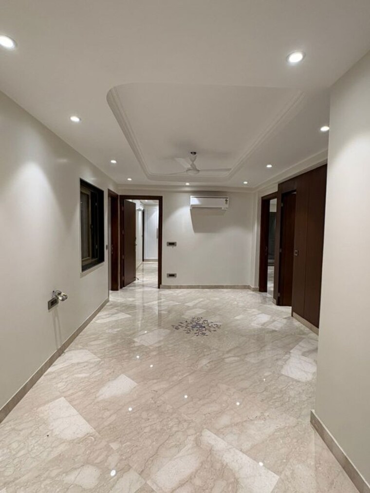 Room, green park extension 3 Bedroom 2200 Sq.Ft. Builder Floor In Green Park Extension Delhi 10678107