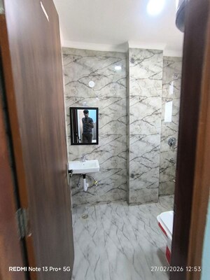 Bathroom in 1 BHK Builder Floor at Neb Sarai – for Rent