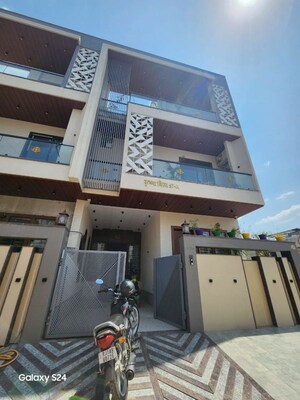 5 BHK Villa For Sale in Gandhi Path