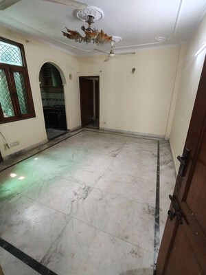 Room in 2 BHK Builder Floor at Khirki Extension – for Rent