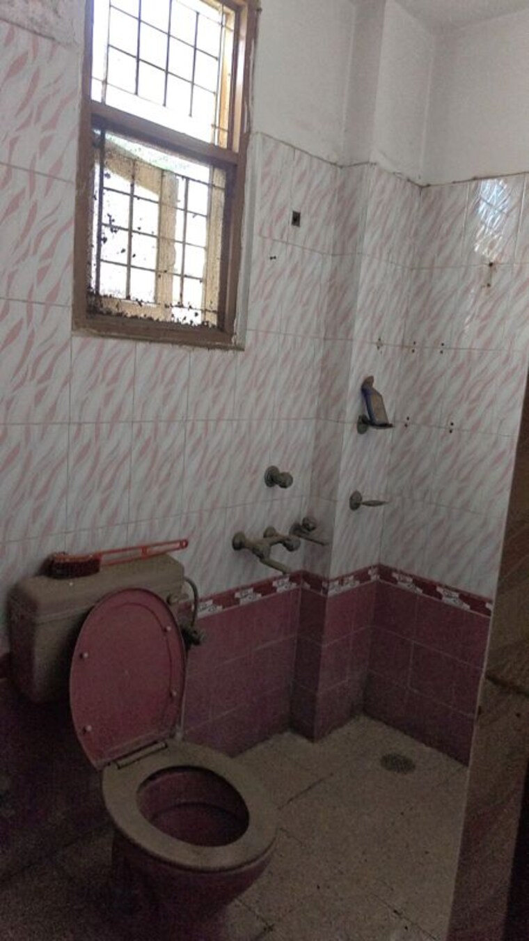 Bathroom, raj-kunj 3 Bedroom 1375 Sq.Ft. Apartment In Raj Nagar Ghaziabad 10678193