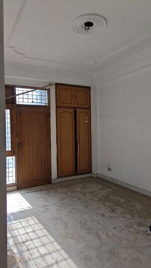 Furnished Amenities in 3 BHK Apartment at Raj Kunj, Raj Nagar – for Sale