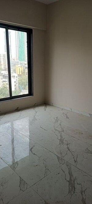 Room in 1 BHK Apartment at Mehta Arihant Tower, Dadar West – for Rent