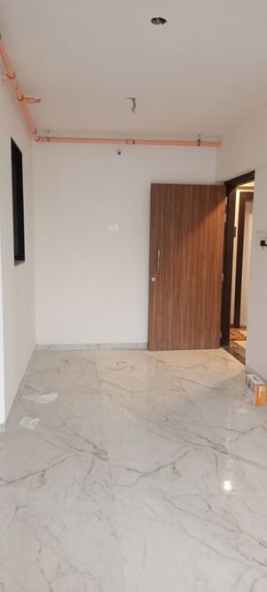 Room in 1 BHK Apartment at Mehta Arihant Tower, Dadar West – for Rent