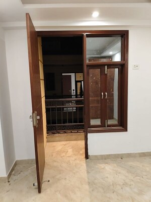 Room in 1 BHK Builder Floor at Saket – for Rent