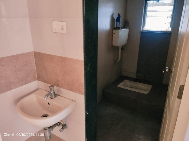 Bathroom, sharada-spandan-apartments 2.5 Bedroom 1300 Sq.Ft. Apartment In Warje Pune 10678209