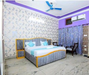 5 BHK Villa For Rent in Vineet Khand 1