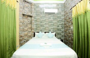 Bathroom in 5 BHK Villa at Vineet Khand 1 – for Rent