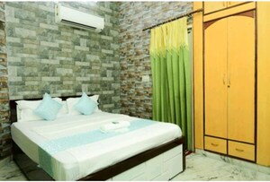 Bedroom in 5 BHK Villa at Vineet Khand 1 – for Rent