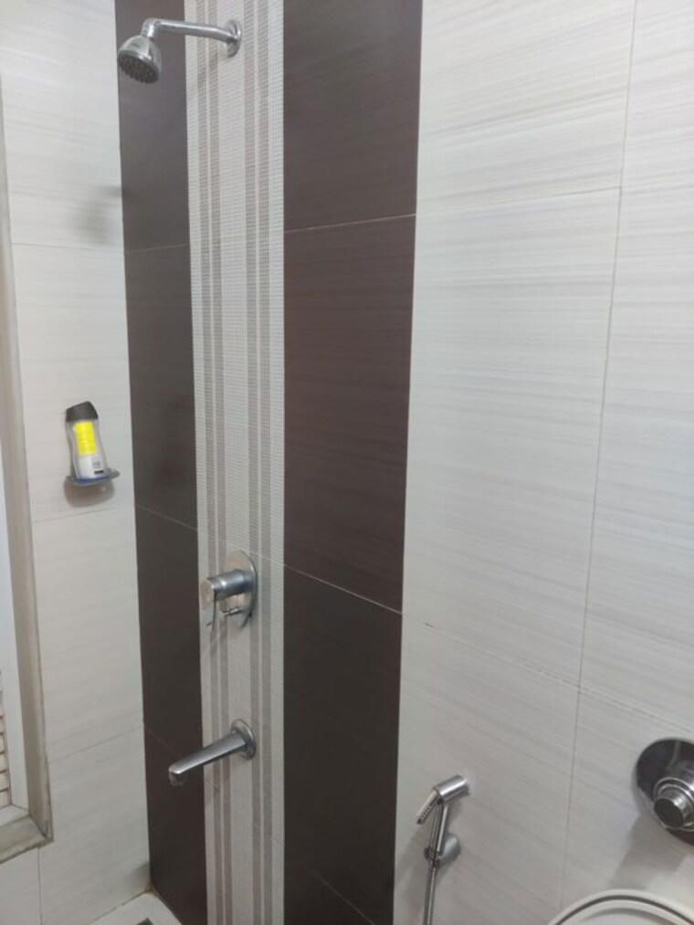 Bathroom, nahar-amrit-shakti-water-lily-and-white-lily 2 Bedroom 1105 Sq.Ft. Apartment In Chandivali Mumbai 10678277