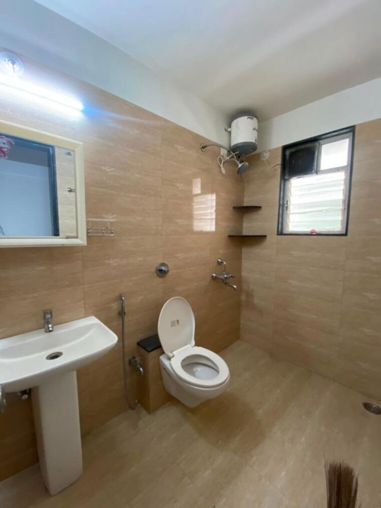 Bathroom, deshpande-shikshak-chs 2.5 Bedroom 1250 Sq.Ft. Apartment In Sanewadi Pune 10678280