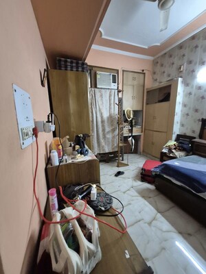 Team Area in 2.5 BHK Apartment at Mayur Vihar – for Rent