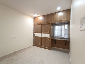 Room in 2 BHK Apartment at Raghavendra Nilayam Kondapur, Kondapur – for Rent