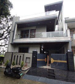 5 BHK +Villa For Sale in Sahastradhara Road