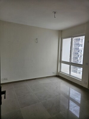 Room in 2 BHK Apartment at Ramprastha Skyz, Sector 37d – for Rent