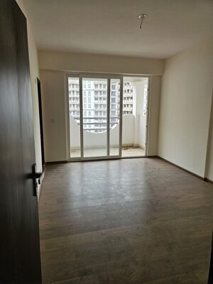 2 BHK Apartment For Rent in Ramprastha Skyz, Sector 37d