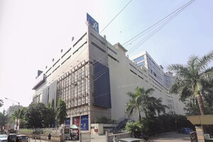  Shop For Sale in Ghatkopar West