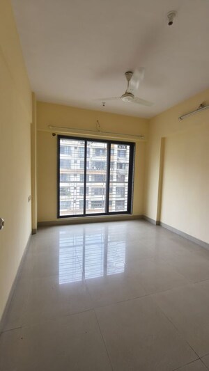 Room in 2 BHK Apartment at Eco Residency Andheri, Andheri East – for Sale