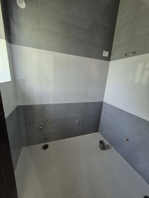 Kitchen in 2.5 BHK Apartment at Mayur Vihar – for Rent