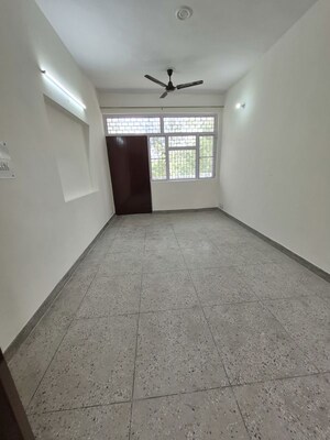 2.5 BHK Apartment For Rent in Mayur Vihar
