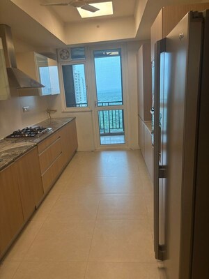 3.5 BHK Apartment For Rent in DLF Park Place, Sector 54