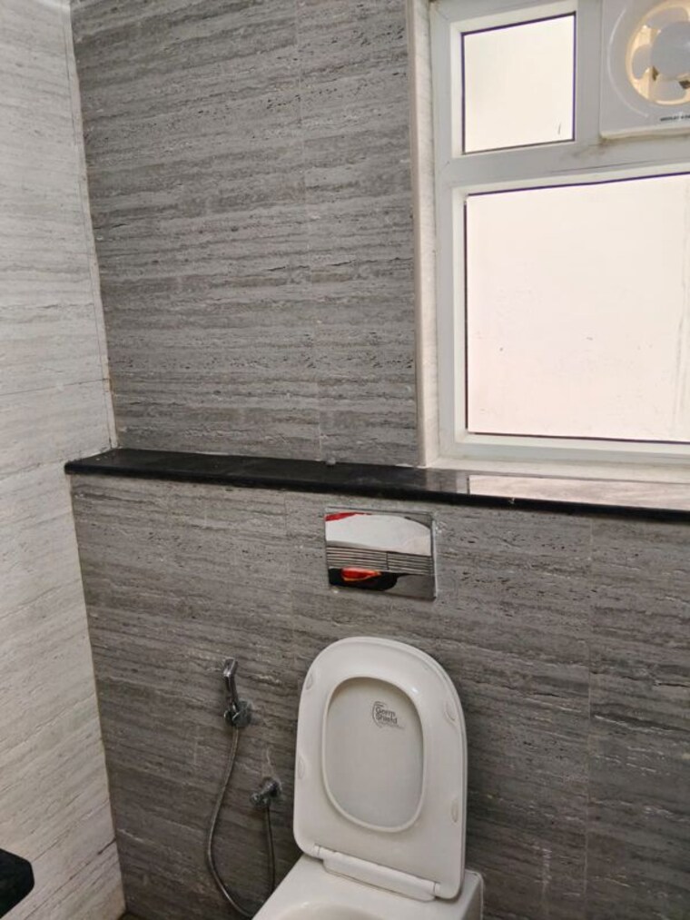 Bathroom, smr-vinay-iconia-hyderabad 2 Bedroom 1495 Sq.Ft. Apartment In Kondapur Hyderabad 10678412