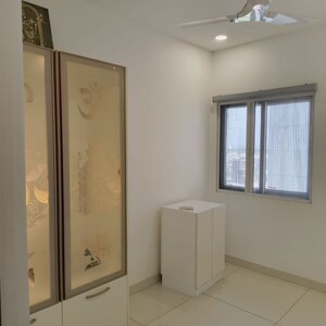 Room in 3.5 BHK Apartment at Prestige Tranquil, Kokapet – for Rent