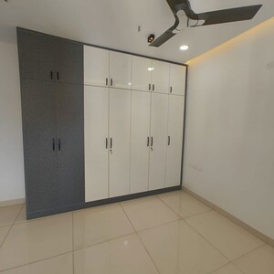 Room in 3.5 BHK Apartment at Prestige Tranquil, Kokapet – for Rent