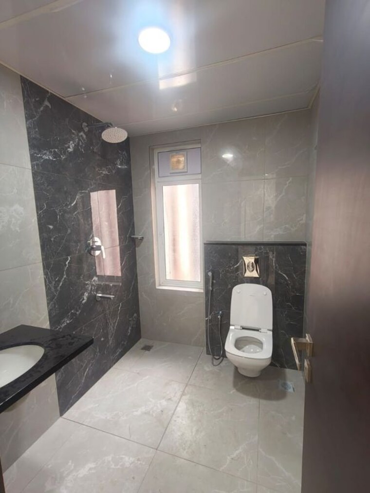 Bathroom, srr-sriram-river-view 3 Bedroom 2665 Sq.Ft. Apartment In Narsingi Hyderabad 10678436