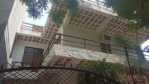  Independent House – Exterior View View at Dlf Phase iv - for Sale
