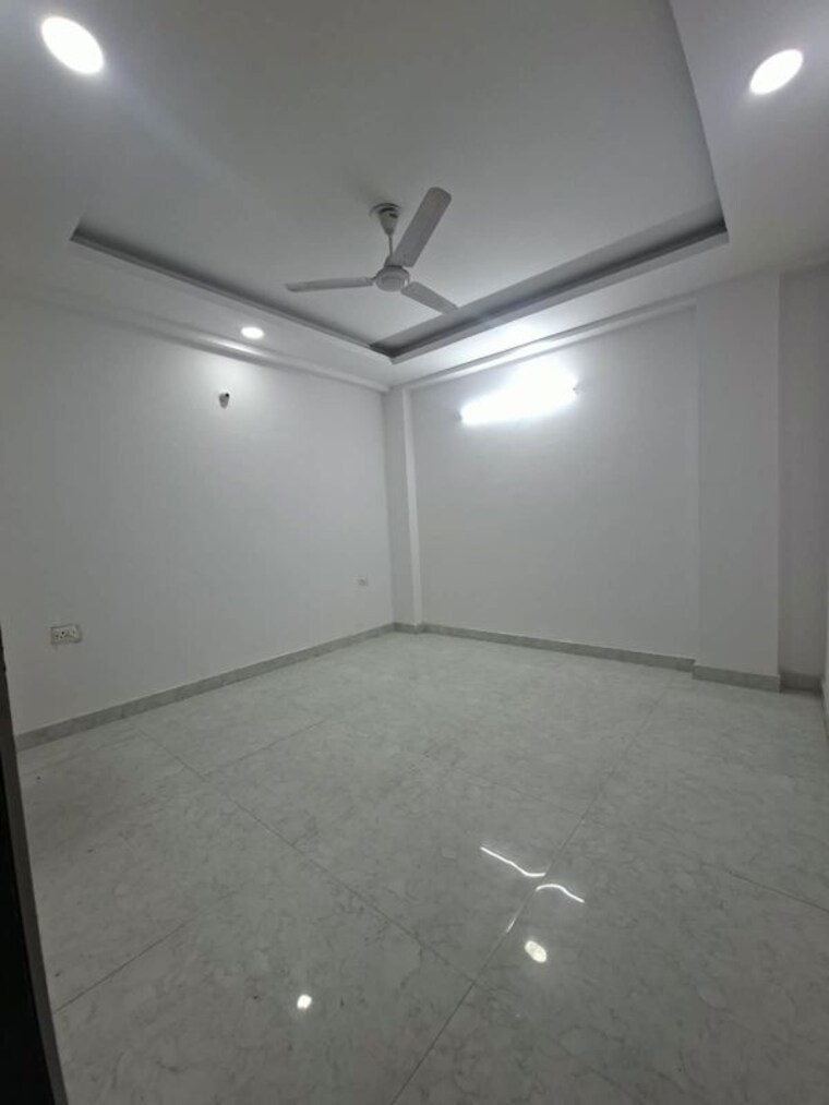 Room, chattarpur 3 Bedroom 1200 Sq.Ft. Apartment In Chattarpur Delhi 10678614