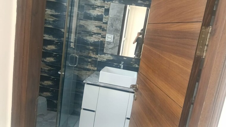 undefined, south extension ii 3 Bedroom 2250 Sq.Ft. Builder Floor In South Extension ii Delhi 10678635