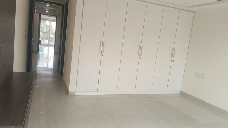 Room, south extension ii 3 Bedroom 2250 Sq.Ft. Builder Floor In South Extension ii Delhi 10678635