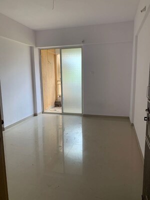 Room in  Apartment at Prestige Plaza Manjri Budruk, Manjri Budruk – for Sale