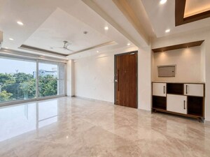 Room in 3 BHK Builder Floor at Ansal Sushant Apartments, Sushant Lok I – for Rent