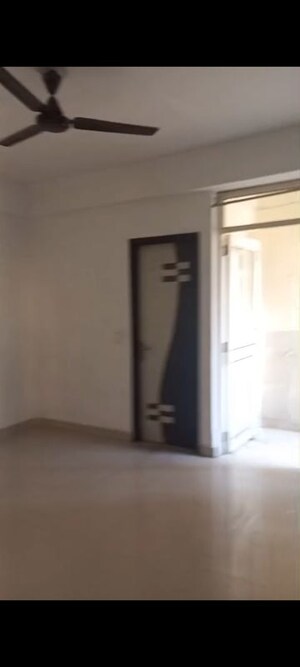 Room in 2 BHK Apartment at Uninav Heights Phase I, Raj Nagar Extension – for Rent