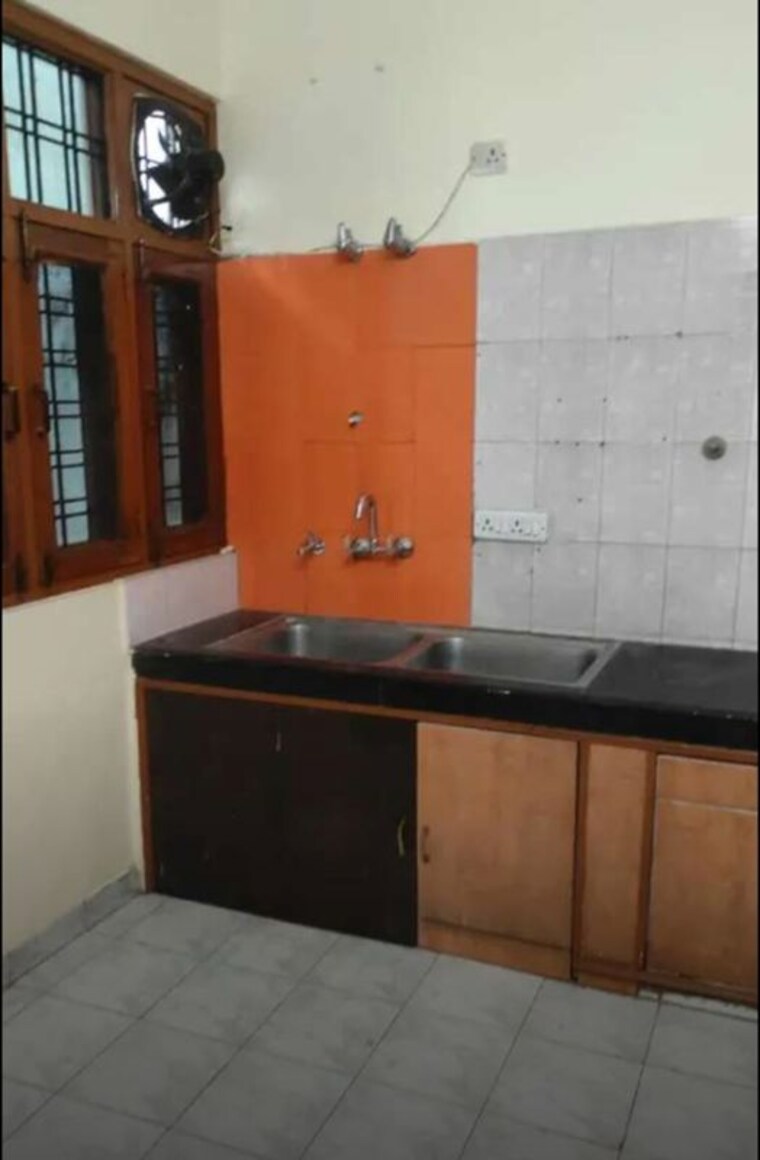 Kitchen, vivek khand 2 3 Bedroom 3000 Sq.Ft. Independent House In Vivek Khand 2 Lucknow 10678644