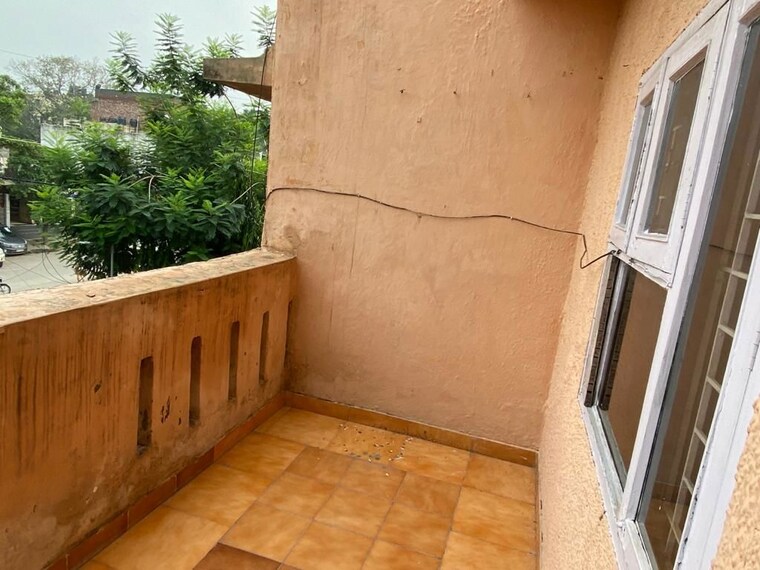 Balcony, sarita vihar 3 Bedroom 1450 Sq.Ft. Apartment In Sarita Vihar Delhi 10678640