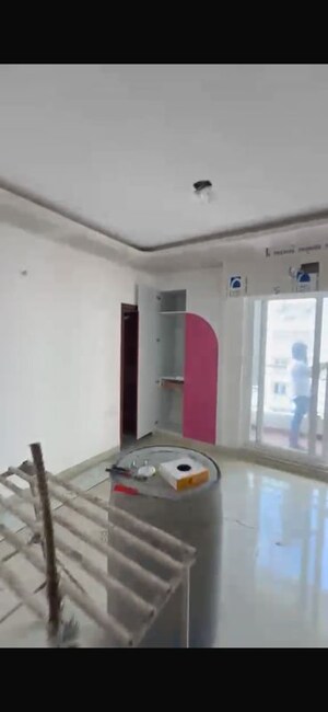 Bathroom in 3.5 BHK Apartment at Rishita Mulberry Heights, Sushant Golf City – for Rent
