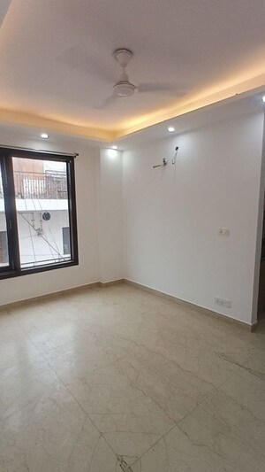 Room in 2 BHK Builder Floor at Lajpat Nagar 4 – for Rent